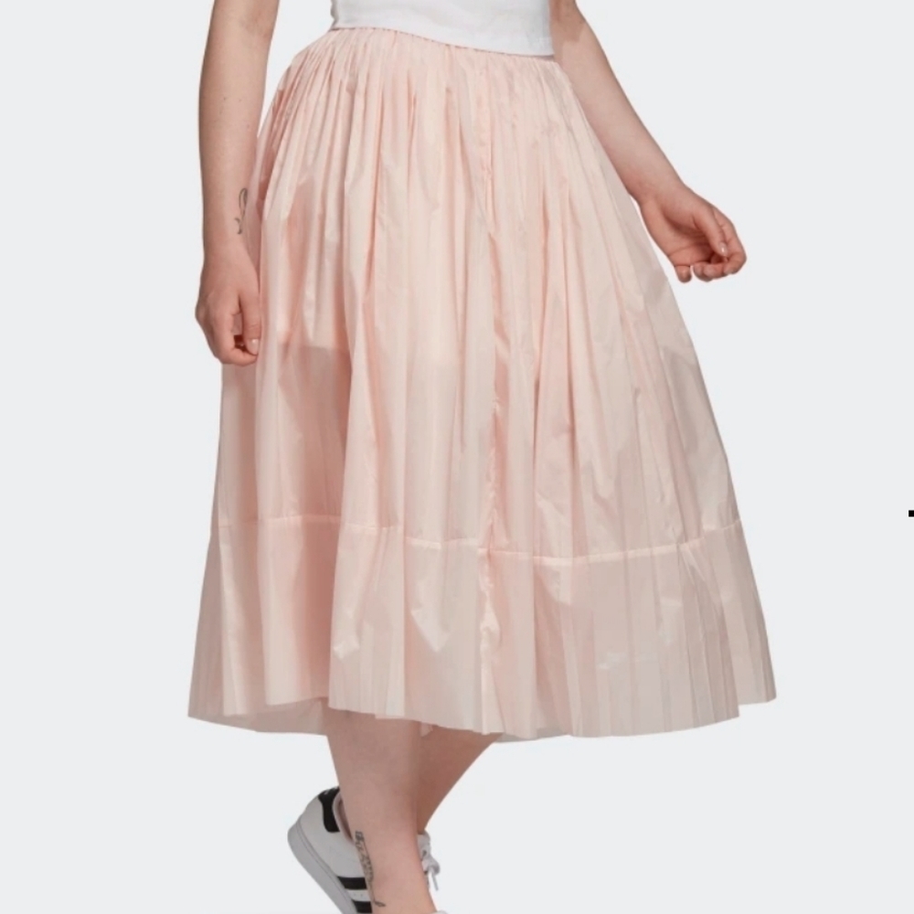Adidas Pleated Midi Skirt. Gently used, no stains or rips